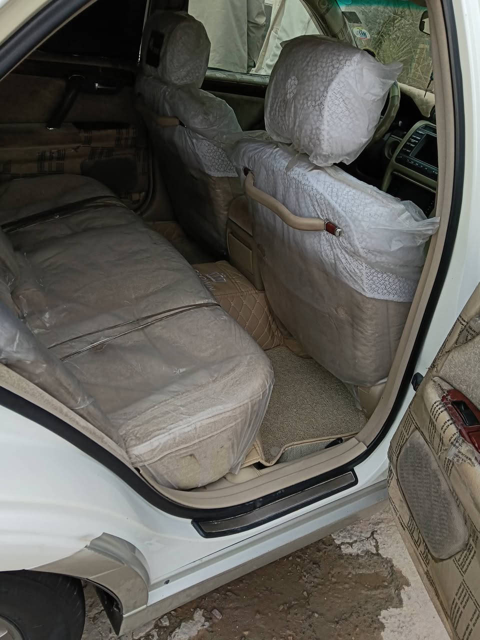 ملكة ديفور الجبير 4 دكم تبريد خلفي ثلاجة مثبت سرعه تحكمات ستيرين
مكفولة من ظربة وكصه واصوليات 
رقم نجف بأسمي شخصيا مكاني نجف 
السيارة جديدة وجاهزة كير مكينة حدادية تبريد كله جديد 
الاستفسار اتصل ***********
