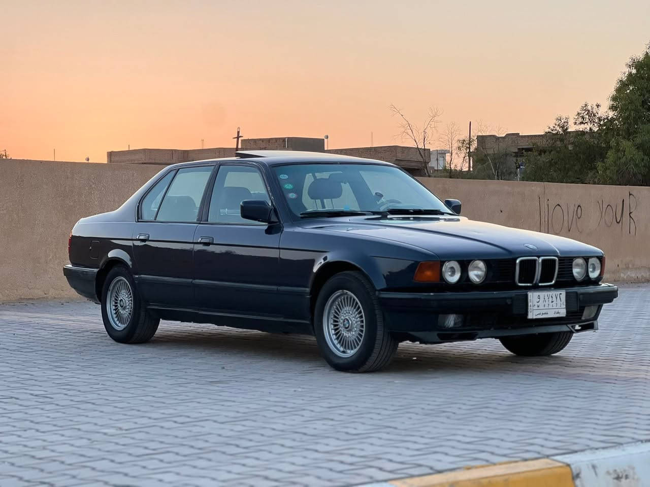 السلام عليكم اخوان 🩶
BMW موديل 1991 الحجم 735i
رقم بغداد تحويل مباشر ثاني يوم 
لون ازرق نيلي مكفوله كفاله عامه 
صبغ عام جماليه فقط بدون معجون 
محرك وكير مكفولات حاويه تبريد ثلج ❄️ منضومه كامله جديده تخم تاير وتخم ويل شعاع جدد دواخل جدا نضيفه كشنات جلد كهرباء تدفئه كشنات امامي وخلفي كهربائيات كلهه شغاله مابيه ولا نقص سياره جديده سلايد روف شغال 3 حركات حداديه امامي خلفي بالكارتون شرط تراي 2026 
دبل جكمجه اناره داخليه خلفي امامي كلهه شغاله 
العنوان واسط 
السعر 60 وبيه مجال 
رقم الهاتف ***********
