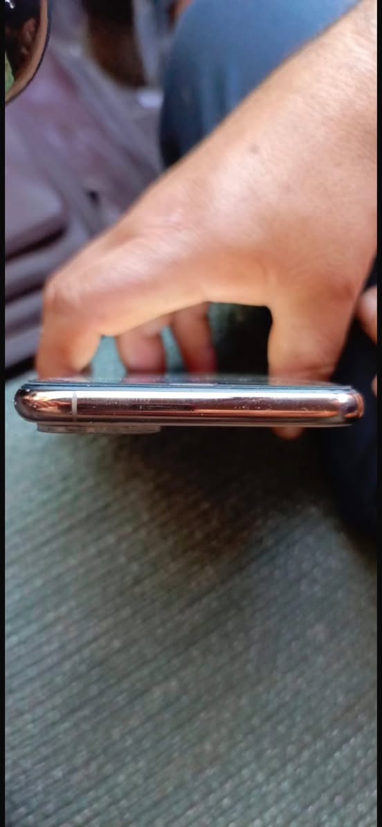 سلام عليكم جهاز آيفون ١١ برو ماكس للبيع جهاز مبدل بي فقط شاشه  الاصليه   بطاريه ٩٢ السعر ٣٢٥ او بي مجال الاستفسار على هاذا الرقم مكان بغداد سبع البور  ***********
