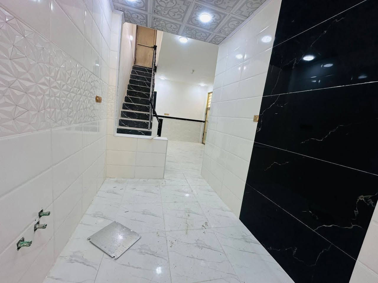 سلام 🙋‍♂️
#دار_مساحه_١٠٠مربع_م

طابو زراعي سند ٢٥ صرف

النجف #ملحق ميسان خلف سكله الكرعاوي 

بناء ممتاز 

درجه اولى 

السعر 44 مع المجال 
واتساب***********
