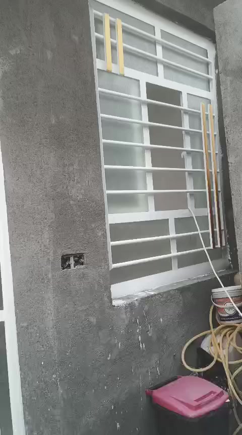 يوجد لدينا بيت جديد في منطقة هيثم الجبوري مساحته 100متر كما موضح في الصور شرط التحويل
للاستفسار الاتصال على الارقام//***********
***********
