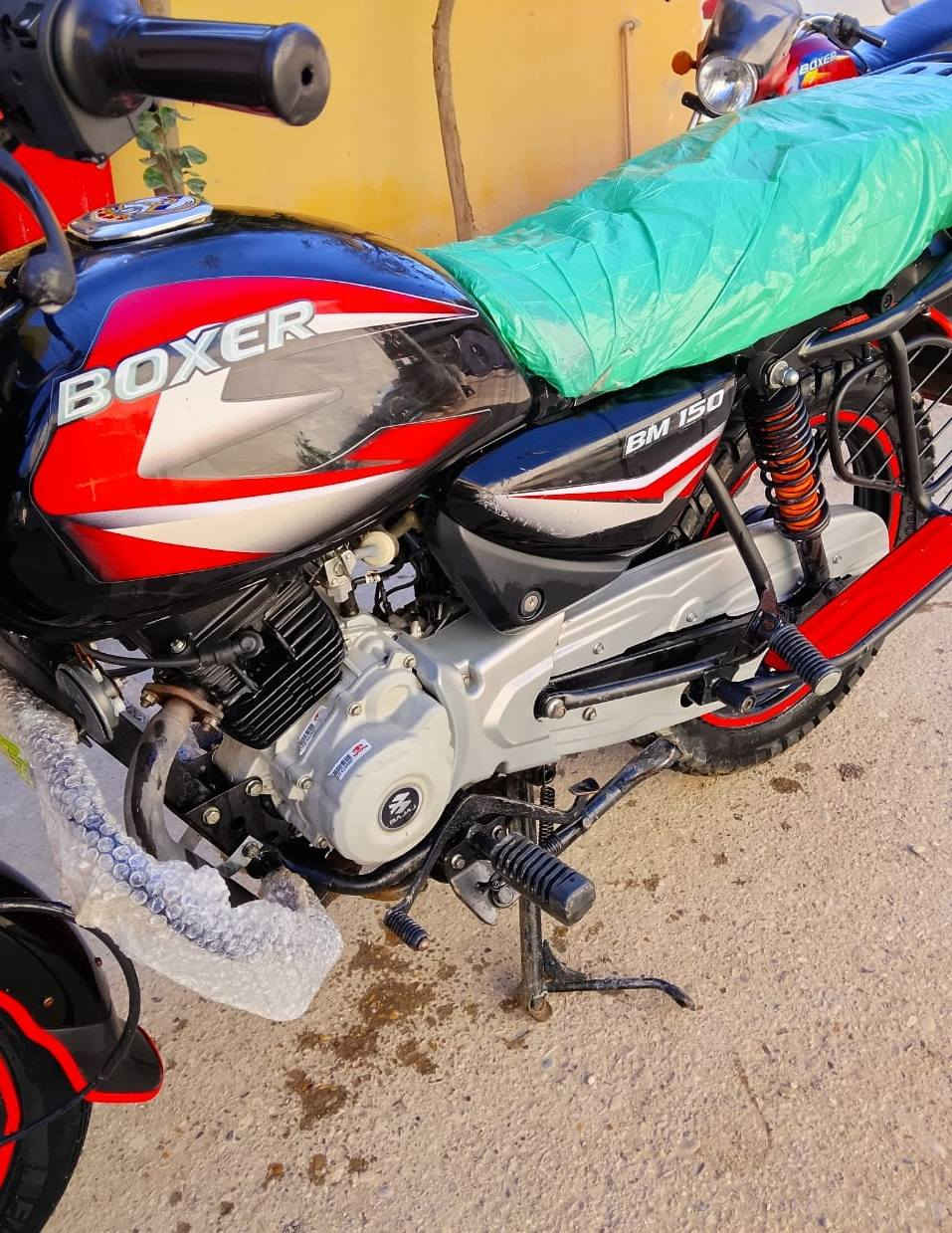 سلام عليكم دراجه بوكسر موديل ٢٣ مرقم سنويه ولوحه ديالئ كفاله عامه مابي اي نقص تحويل بنفس اليوم الشراي يتصل *********** مكاني ديالئ بعقوبه
