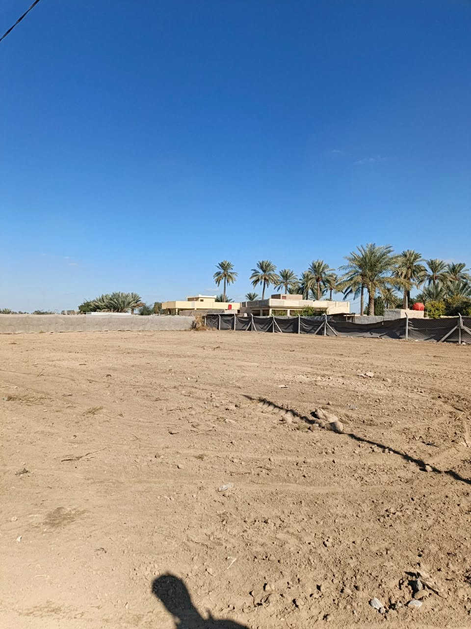 سلام عليكم 2000متر البيع طابو زراعي سند 25 تحويل مباشر يوجد كافة الخدمات ماء كهرباء تبليط يبعد عن تبليط 25متر واجه 53 متر /تصلح الزراعه وتصلح سكن/مكان بابل منطقة الامام علي ابن الحسن ابو هدمه/ تبعد عن الامام علي ابن الحسن كيلوين /***********
