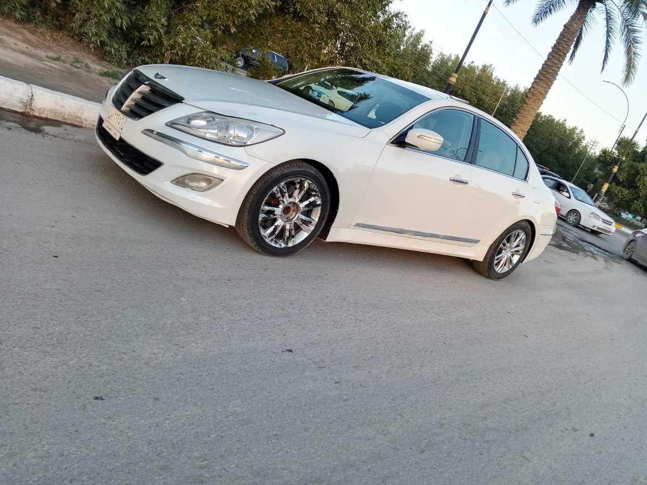 السلام عليكم... 
جنسيس موديل 12 رقم بغداد 
فول مواصفات.. 
مكفولة من اي حادث.. 
السيارة جاهزة ونضيفة.. 
مكانها كربلاء... 
السعر 118 
الرقم ***********
