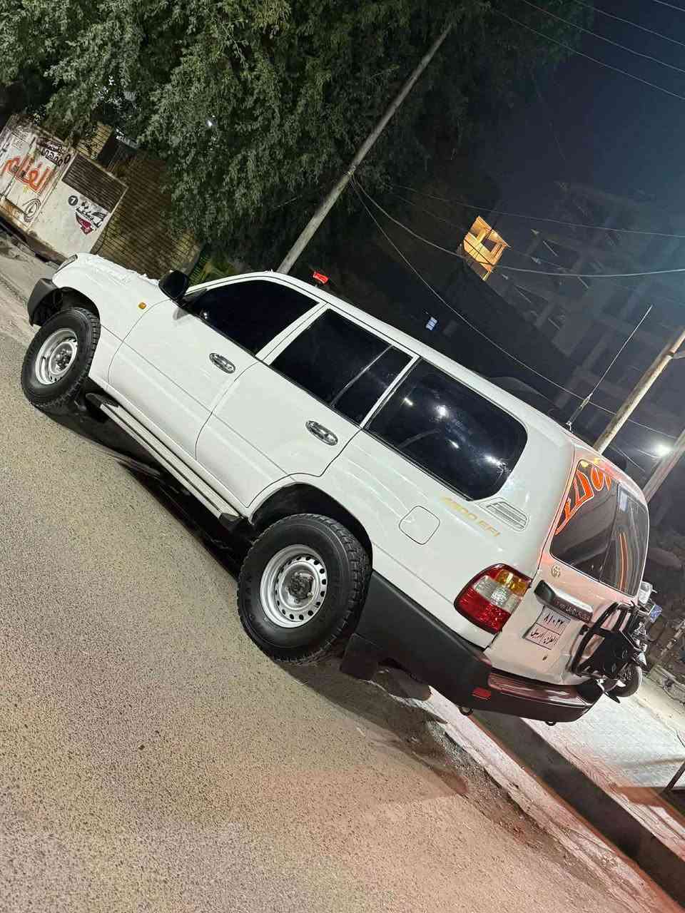 السياره بيها حزام تجميلي فقط بدون حادث
رقم اربيل سنويه منتهيه
موديل ٢٠٠٠
كير عادي فور ويل
دبل تانكي
غرفه جديده والسياره جاهزه
السعر ١٤٠ بيها مجال بسيط
*********** البصرة, العراق
