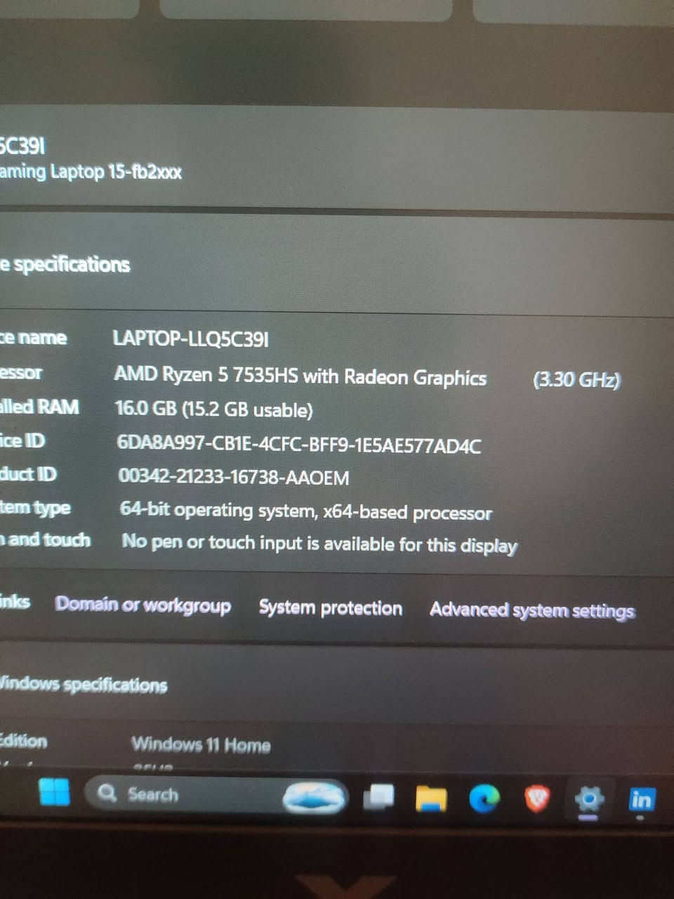 وربك متلكة هيج سعر وهيج مواصفات
لابتوب HP اشتريتة جديد قبل اسبوع واريد ابيعة لان محتاج اللابتوب كلشي ما بي 
طك الفلين  مكاني البصرة ابو الخصيب اكو توصيل لكل العراق

المواصفات 

الموديل الأساسي: HP Victus Gaming Laptop 15
المعالج (CPU): AMD Ryzen 5 7535HS (بسرعة أساسية 3.30 جيجاهرتز، ويعتبر معالج ممتاز وموفر للطاقة).

كرت الشاشة (GPU): كرت منفصل مخصص للألعاب نوع AMD Radeon RX 6550M.

الذاكرة العشوائية (RAM): 16 جيجابايت (15.2 كيكا قابلة للاستخدام الفعلي).

مواصفات الشاشة:
الحجم: 15.6 بوصة (إنش).

معدل التحديث (التردد): 144Hz (وهذا الرقم كلش ممتاز وينطيك سلاسة عالية جداً بالألعاب، خصوصاً ألعاب الشوتر).
نظام التشغيل: Windows 11 Home (نظام 64-بت).
مميزات إضافية (مذكورة على الملصق): كاميرا ويب بدقة HD، لوحة لمس (Touchpad) بحجم كبير، ونظام تبريد حراري محسن حتى يقلل الحماوة

السعر مليون بية مجال حك الجية


**إذا كنت صاحب هذا الإعلان وتريد حذفه لأي سبب، رجاءا أرسل رسالة إلى الدعم الفني**