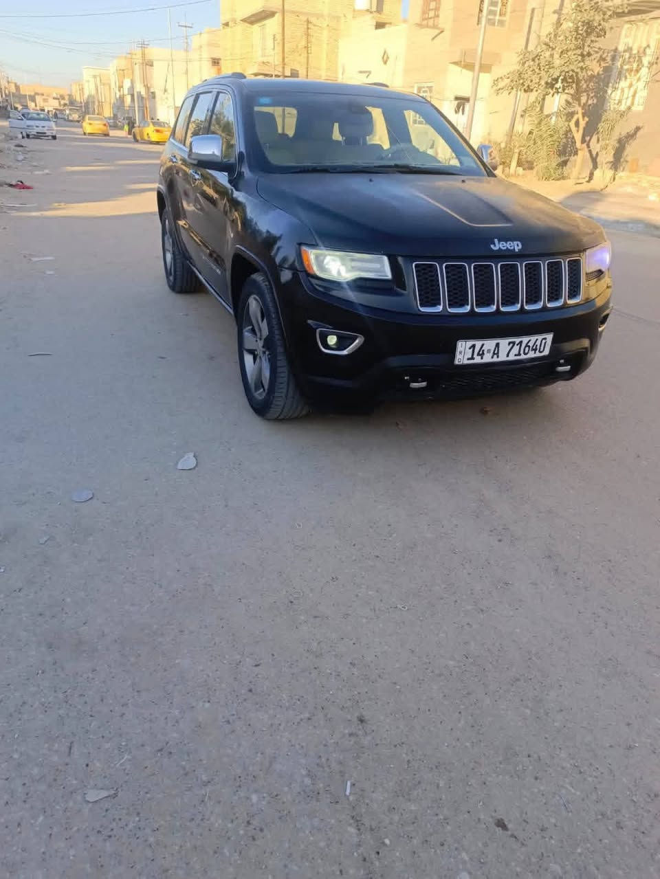 للبيع جيب شيروكي 2014 فول مواصفات
محرك 6 سلندر 
الضربة جامَلِغ عكس السايق (خفيفة ومصلحة أصولي)
تبديل بند
ماشيه: 142 ألف كم
المحرك، الكير، بحالة ممتاز
السعر 175 وبيها مجال
للأتصال /***********
مكان السياره /الناصريه مركز

