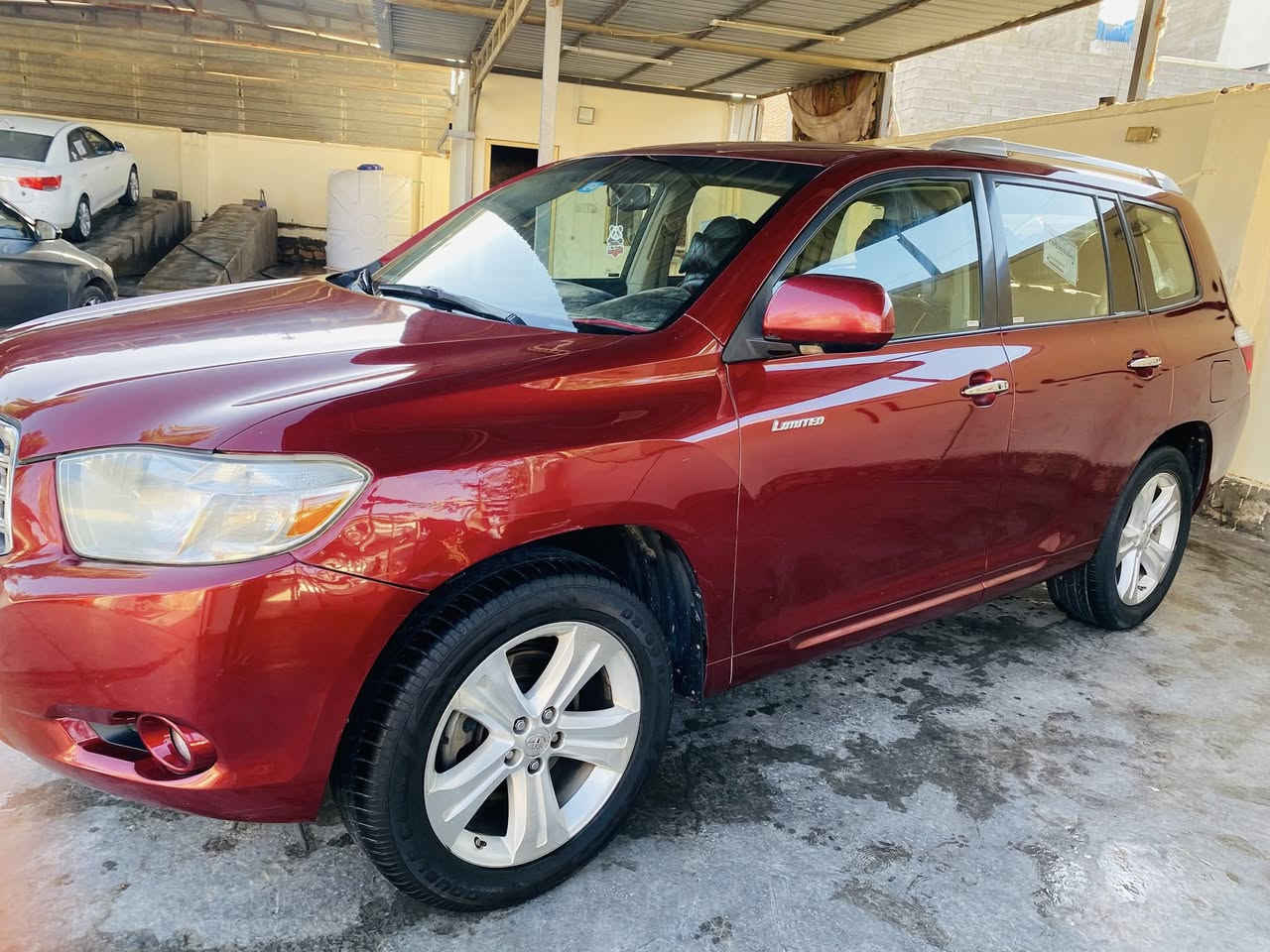 هالندر موديل 2010
6سلندر دفع رباعي محرك 3600
رقم بغداد  باسمي تحويل مباشر 
سياره فول ما عدا الفتحه 
محرك خير من الله تبريد ممتاز صرفيات بانزين ممتازه 
صدر حداديه  تايرات باتري جديد سياره كامله من كل نواحي 
دواخل فرش ارضيه جلد
سياره بيها صبغ ٣ قطع اثر جراد وصور موضحه وضع السياره الحالي .  
مكان السياره الانبار قضاء هيت 
للاسفسار ***********
