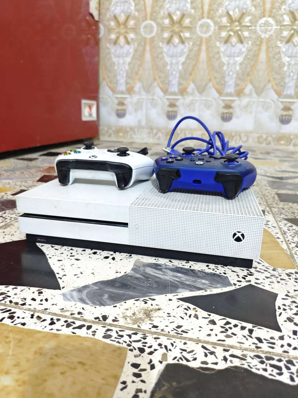 السلام عليكم
اكس بوكس وان اس واحد تيرا ويا يده اصلية وثانية كيم سير كير مغناطيس الجهاز ابيعه الك بدون واير hd 
السعر 190 قفل🔒 
مكاني الحسينية الراشدية


**إذا كنت صاحب هذا الإعلان وتريد حذفه لأي سبب، رجاءا أرسل رسالة إلى الدعم الفني**