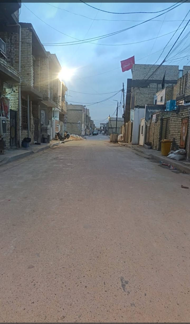 الدار للبيع 50 متر طابقين كامل مع غراض مثل سبلت طنين وسخان وماطور و مراوح سقفيه وبردات الاستقبال ذني يبقن ويه البيت السعر 68 وبي مجال  للأستفسار اتصل ع هذا الرقم. ***********
