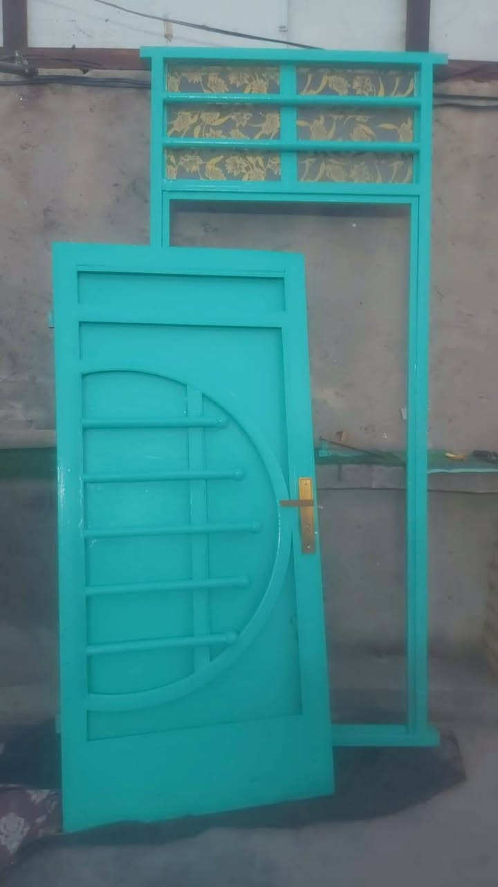 سلام عليكم باب تسكام مستخدم للبيع  نظافه شوفت عينكم الباب نضافه ٩٠ بل ١٠٠ السعر  ١٧٥ المكان حي الميلاد  للاستفسار  ***********
