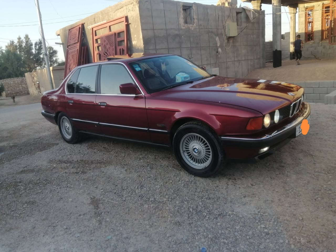 سلام عليكم بي ام 735 الون موروني 
موديل 1991
كير محرك مكفول 
تخم تاير كهربائيات شغاله 
لا ضربه ولا خويس سياره بلادي بس صبغ جماليه 
اني مكلف بنشر الاتصال على الرقم ***********
السعر 53 وبيها مجال
