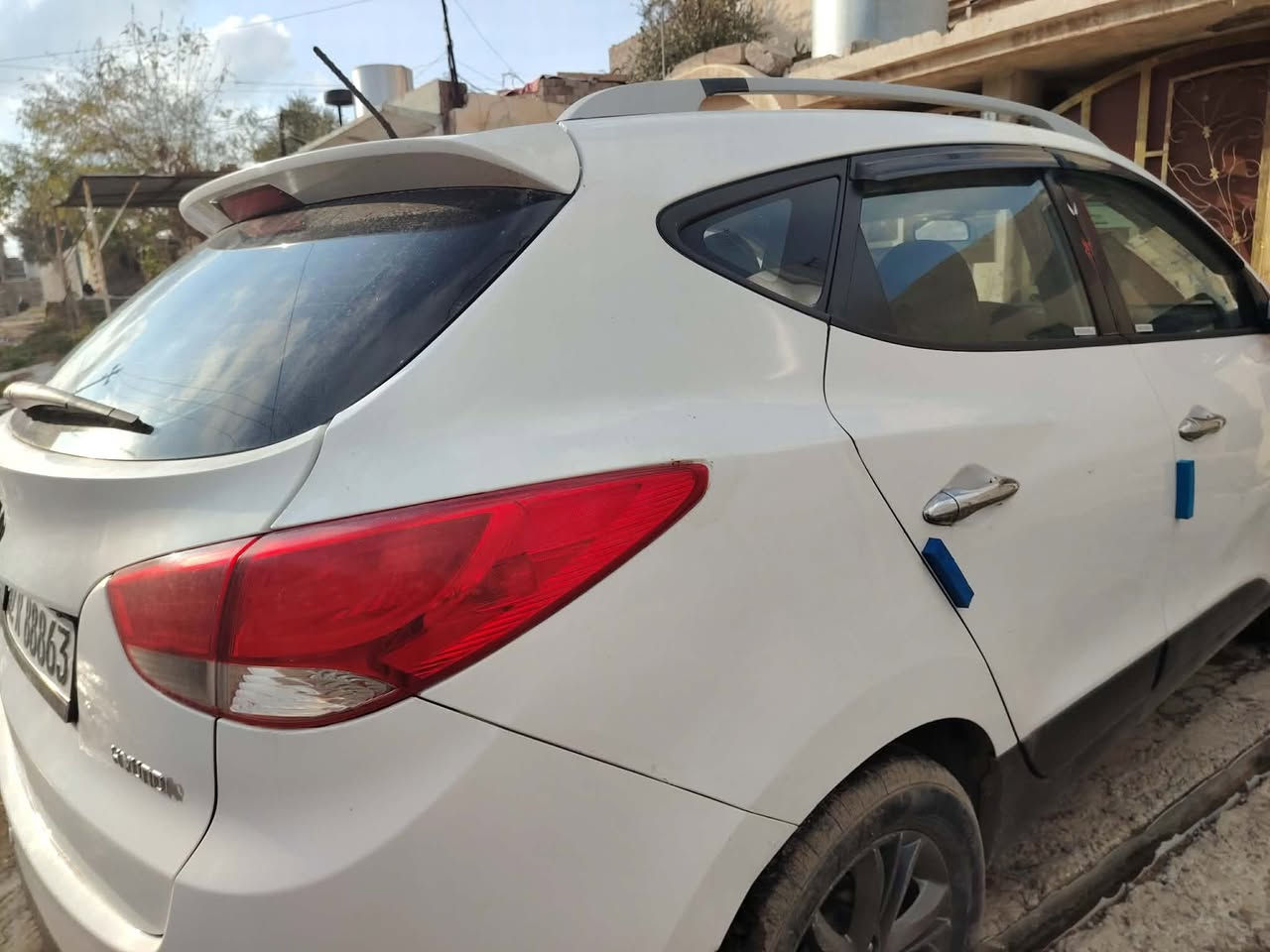 للبيع 
توكسن 2015 وارد كوري 
بانوراما 
رقم نينوئ مسطره 
محرك 4سلندر 
كير ومحرك شرط 
كير توماتيك 
ضررها صبغ قطعه واحده بوند  بدون دواخل 
شرط تحويل 
سعر 140وبيه مجال بسيط
مكان السياره موصل حي العامل 
التواصل على الخاص 
وانطيك الرقم


**إذا كنت صاحب هذا الإعلان وتريد حذفه لأي سبب، رجاءا أرسل رسالة إلى الدعم الفني**