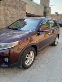 مراوس.فقط....   سورنتو موديل ٢٠١٤ وارد امريكا ٤ سلندر ٥ راكب سياره نضي...