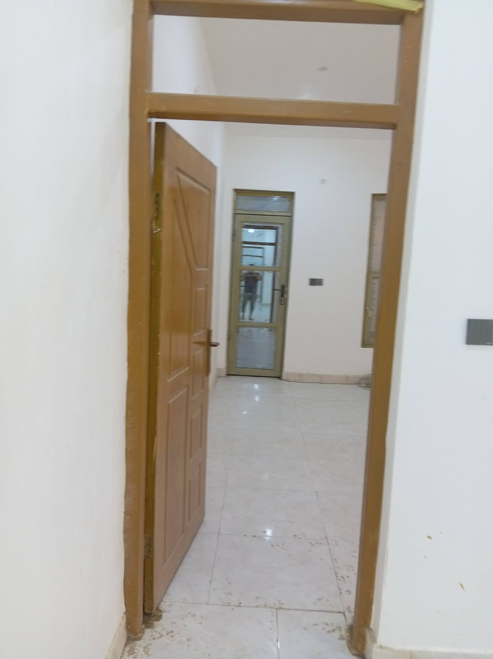 السلام عليكم

بيت للبيع 100 متر 5 في 20 طابقين

بلسكان الصناعي كافة الاخدمات تبليط

غرف عدد 3 صحيات عدد 3 صاله عدد 2
مطبخ استقبال

لتواصل والاستفسار ***********
