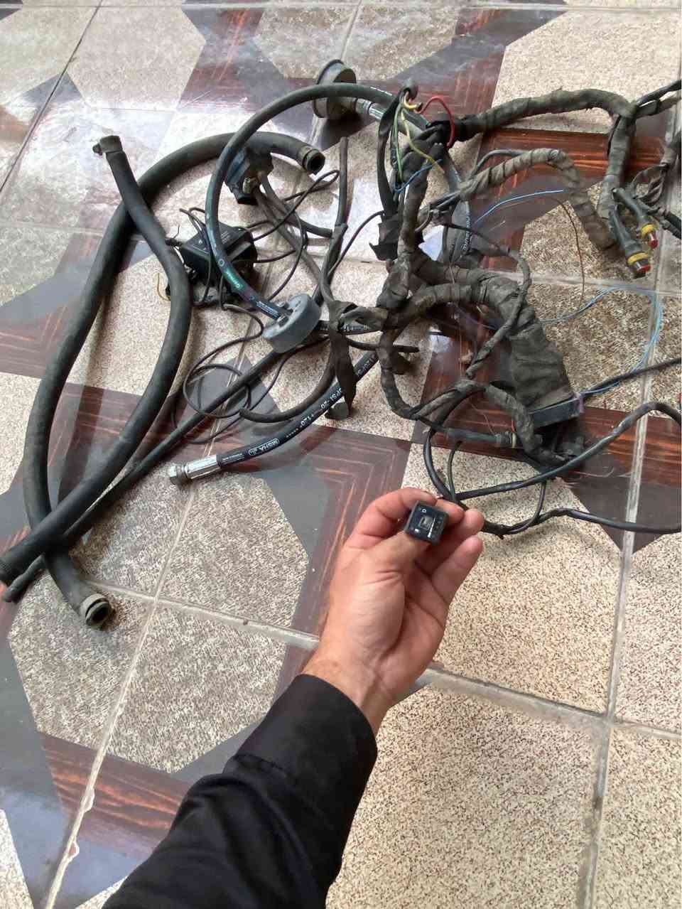 سیستەمی تورکی بەشەرت  جێ سپێر بۆ نیسان سەنی بیکاشۆ سەیارەی چوار پستۆن هەمووی دەبێ  ٥٣لیتری بەقیاسی خۆی لەسپێر دادەنیشی بەشەرتی هەموو شتێک ژمارەی مۆبایل ***********ڤایبەروو واتساپی لەسەرە گەر مووشتەری نیت سەرم مەهێشێنن كويسينجاك, أربيل
