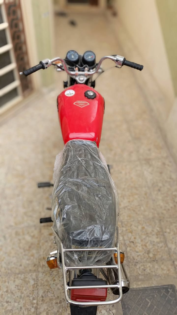 سلام عليكم دراجه 4كير موديل 23 اوراقه كامله الدراجه بعده بل جيس السعر مليون وبيه مجال عنواني نجف حي الحولي شارع 30مال السوك هاذه رقمي للتواصل *********** إذ مو شراي لضل تتفلسف براسي
