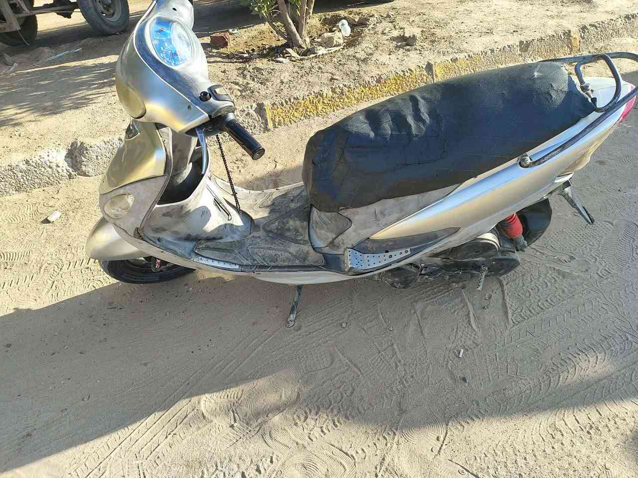 السلام عليكم ورحمه الله وبركاته للبيع ماكس منغولي مكينه حلوه نقص باتري فقط سعر 350للف مكاني بغداد ساحه عدن هاتف***********
