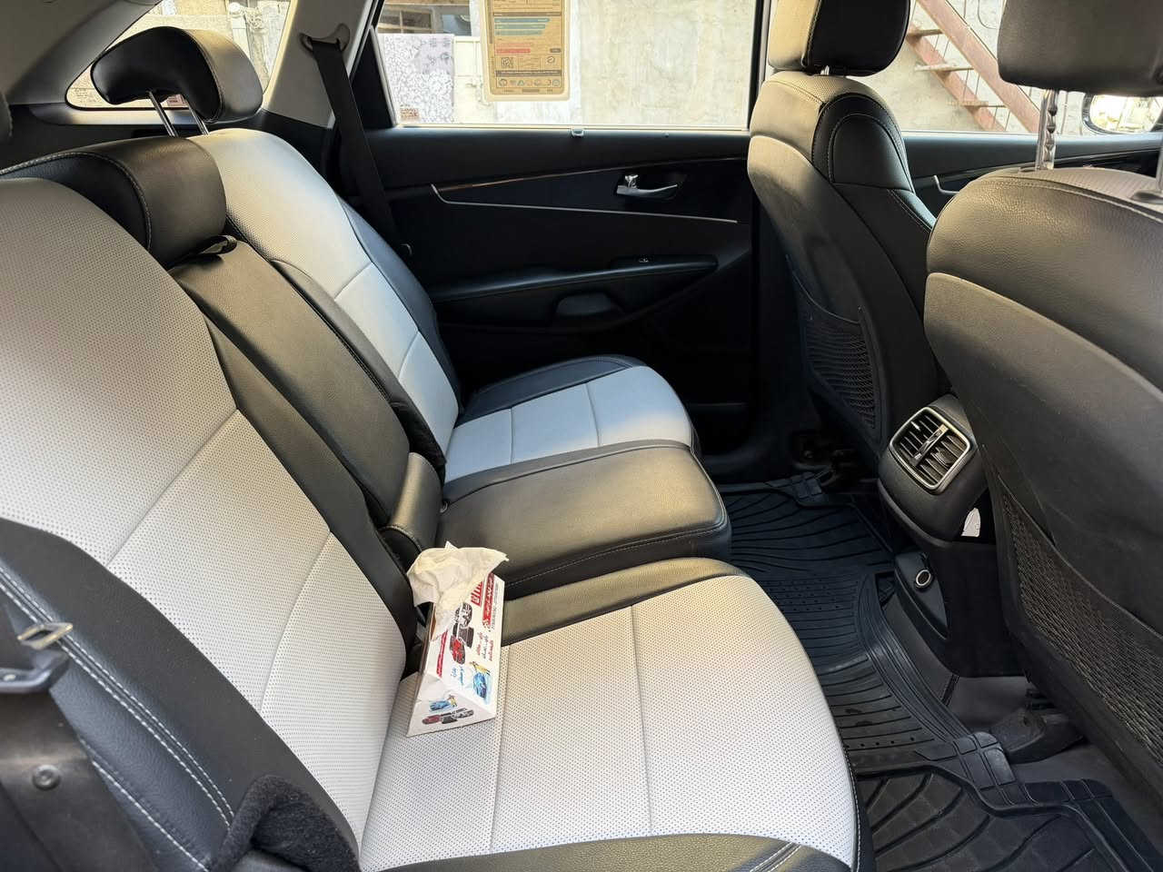 سورنتو 2015 خليجي
فول 1/1
بصمه /بانوراما /فور ويل /حساسات امامي خلفي كامره 3 انظمه قياده /شاشه /مقاعد جلد ………الخ
7  راكب 
محرك 2.4 دوش
محرك وكير كفاله
تخم تاير جديد 
بارد بسيط في الباب الخلفي فقط
هزه قريبه رقم جديدبغداد
السعر 168
رقمي ***********
