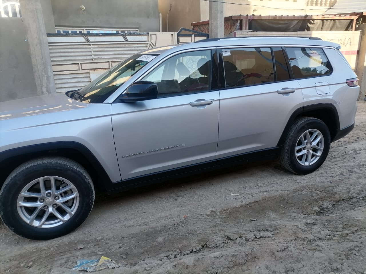 السلام عليكم 
جيب لاريدو 2023 رقم بغداد 

6 سلندر

3600 

دفع رباعي

قيادة ذاتية

تشغيل عن بعد

شفتات ستيرن

رادار امامي مع مانع تصادم

تحذير الخروج عن المسار 

تحذير تجاوز حد السرعة

مستشعر نوم السائق

حساس امطار

تعديل وضعيات المقود كهرباء

المرايات الحانبية كهربائية 

نضام الخرائط GPS 

تبريد 3 قطع

مكيف خلفي مع وحده تحكم

اوتو ستوب

ذاكرة حفظ وضعيات الجلوس
270 مكانها الديوانية 
حادث سرقة القطع الخارجية وراجعات وكاله بأمريكا 
***********
***********
