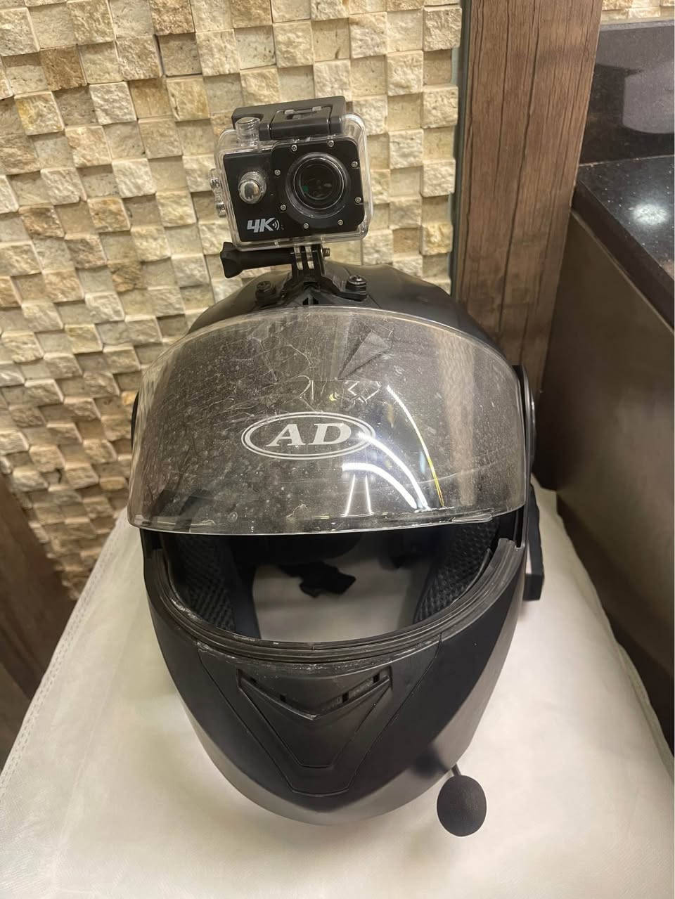 خوذة اصليه كامرة 4K + بلوتوث جديدة لابسها مرتين 

السعر 75 
مكاني حي عدن 
*********** كركوك, العراق
