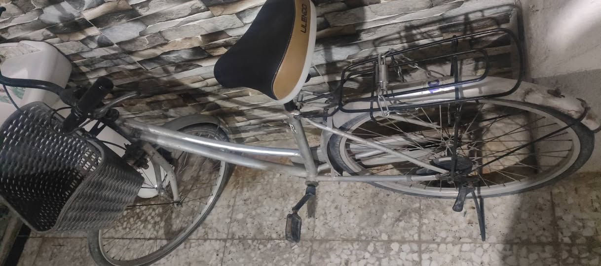 للبيع ٨٥ الف نضيف بالة اصلي 
***********
الرئاسة
