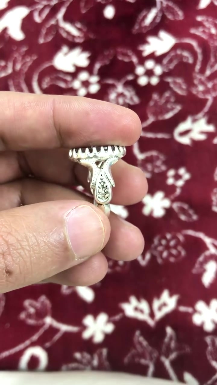 عقيق يماني . خط السيد ابو غربان 
( ياملاذ الحائرين )


**إذا كنت صاحب هذا الإعلان وتريد حذفه لأي سبب، رجاءا أرسل رسالة إلى الدعم الفني**