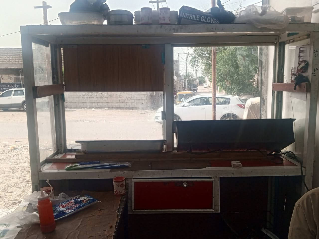 غراض مطعم البيع مكان بغداد  المعامل 
***********
