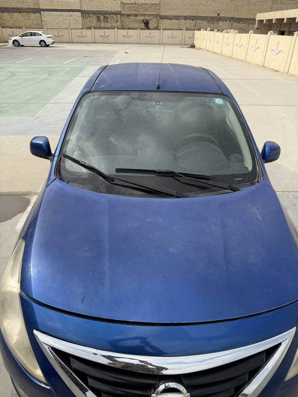 نيسان فيرسا ٢٠١٦ وارد امريكي بيه طخطخات بسيطة ومصبوغة حزام
القمارة وبنيد بيه جراد محرك كير تبريد ممتاز صدر ٥٠٪؜
شاشة كامرة
رقم بغداد جديد وبأسمي 
السعر ٧٢ وبيه مجال بسيط
***********
