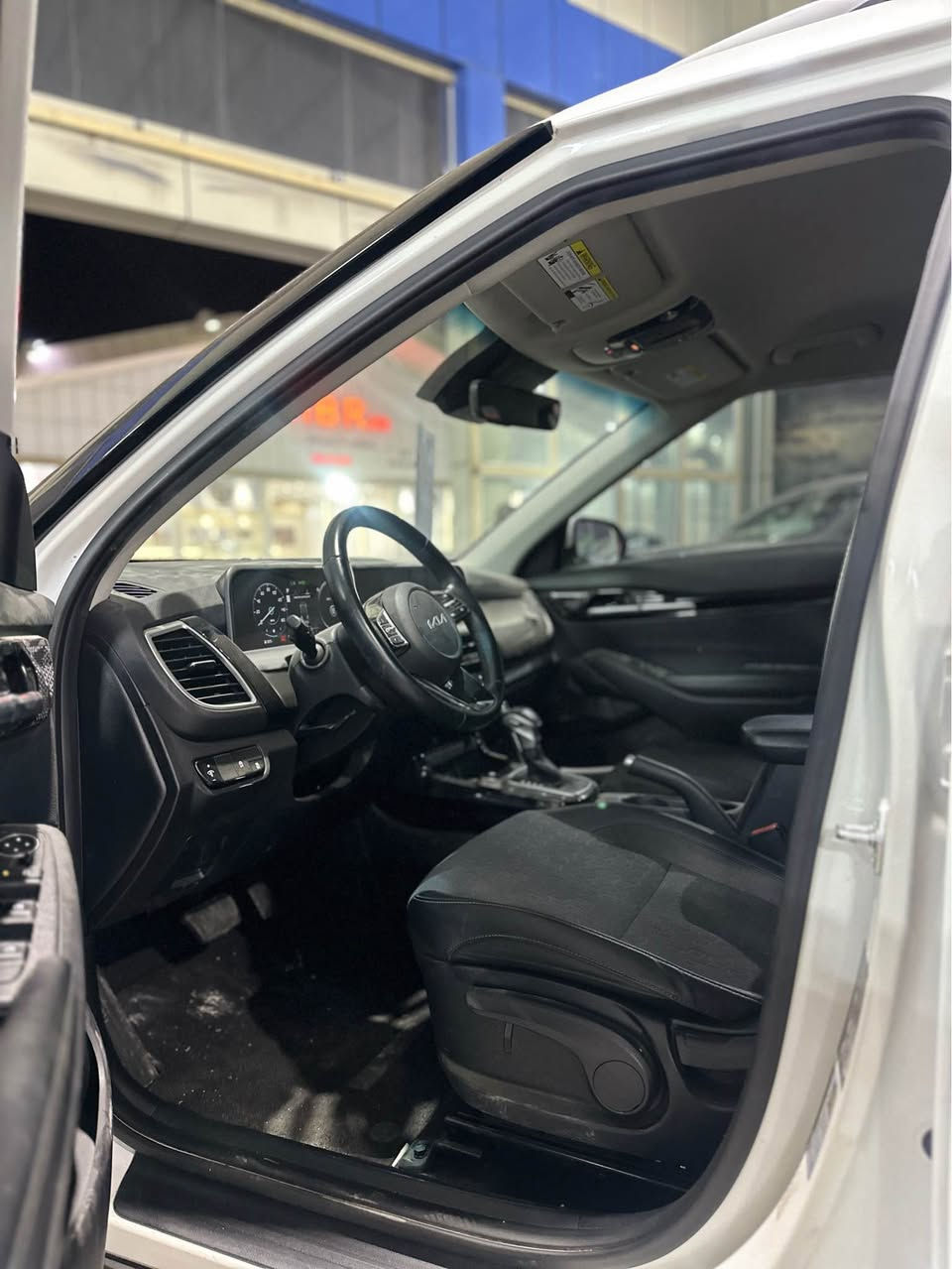 Kia Seltos
جاملغ و بونيد صبغ 
ايرباك ستيرن طاك 
رقم مباييل ***********
مكان سيارة : اربيل داخل معارض أربيل, العراق
