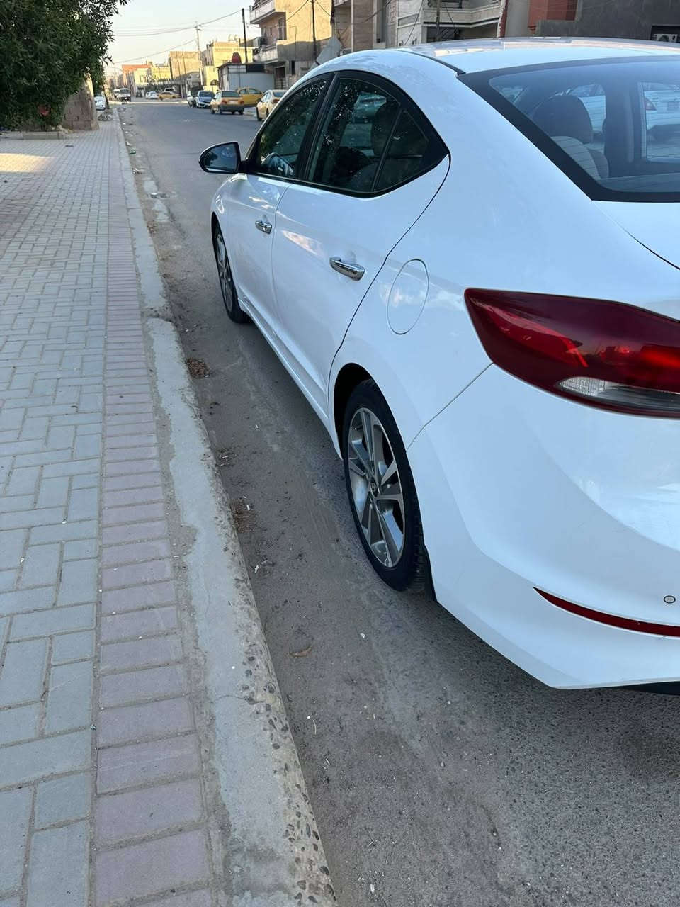 سلام عليكم النترا  خليجي موديل ١٨ رقم اربيل بسمي رقم وهزه جديد ماشيه ٧٢ حقيقي سياره مكفوله عده بارد بل باب مال سايق ولباقي كفاله  كير مكينه بشرط كفاله سعره 135  عنواني بغداد لدورة***********
