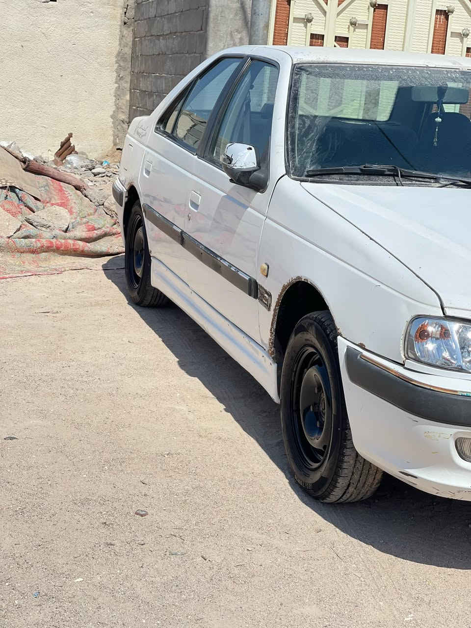 سلام عليكم بيجو بارص البيع مكفول من مكين وكير و حدديه الكان البصره زبير السعر 35وبيهً مجال ***********
