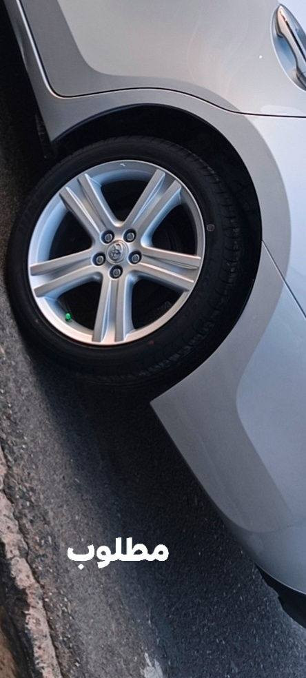 سلام عليكم ويل محسن حجم ١٦ تاير جديد مشدود عليه حجم 55 ويل نضيف بدون ضربه وبدون عواج ولحيم مراوس ب نجمه حجم 17 نضيف عنوان كركوك ***********
