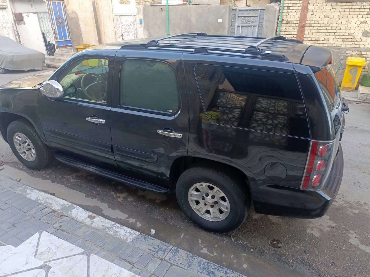 سلام عليكم اعاده النشر بسبب الوعود الكاذبه
يوكن موديل 2007 خليجي مكفوله من الضربه صبغ حزام خارجي  بدون قماره وبدون دواخل  سياره جاهزه من كير مكينه حداده تخم تاير وتشغيل عن بعد وشاشه وكامره خلفيه ولايت زنون تبريد ثلج مري شفط بيع مستعجل السياره احلى من الصور السعر 140 وبيها مجال 
نقال ***********
