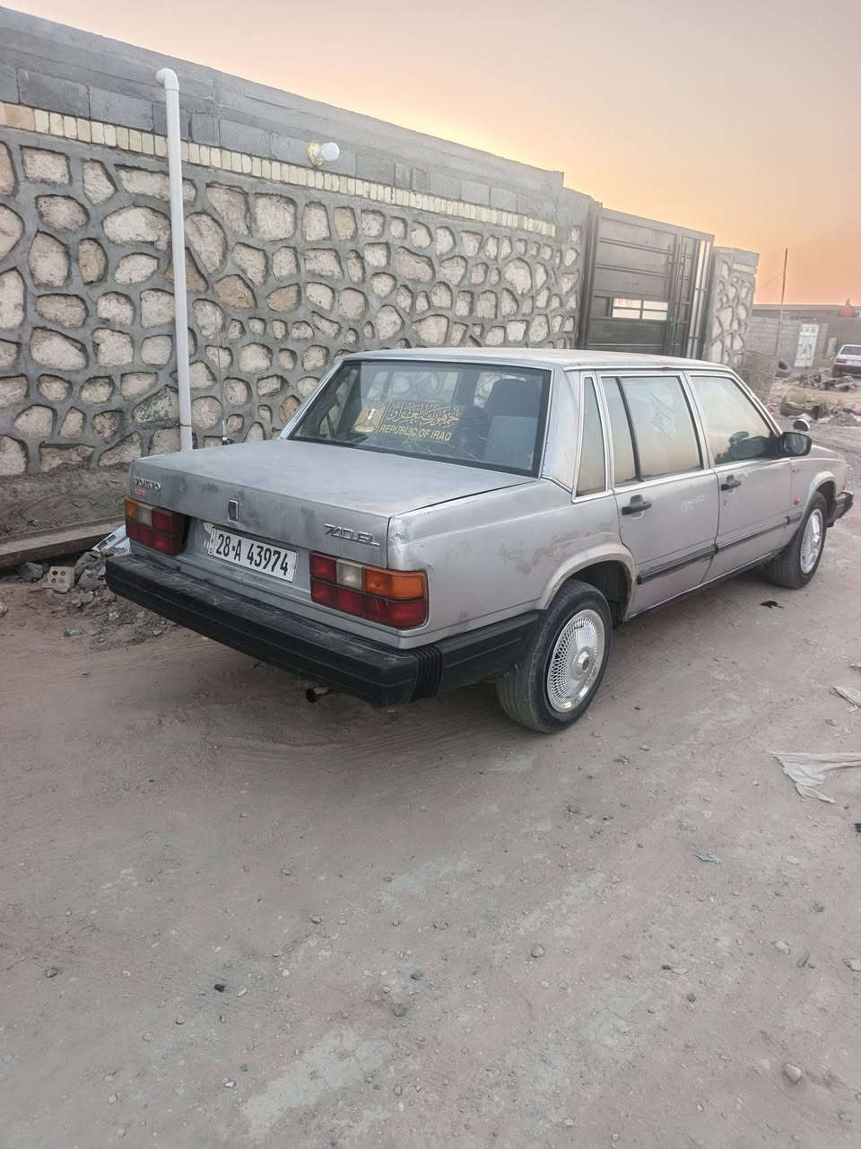 للبيع فولفو حجم 740 رقم نجف انجليزي باسمي هزه جديده ثانويه جديده محرك وكير بلاديات جدد بخاخ اوتوماتيك حداديه جديده تخم تاير جديد كهربائيات كلها شغاله دواخل جديده بدون ضربه بدون صبغ بدون تبديل سياره كلش حلوه       السعر 34 وبيها مجال قليل ***********
