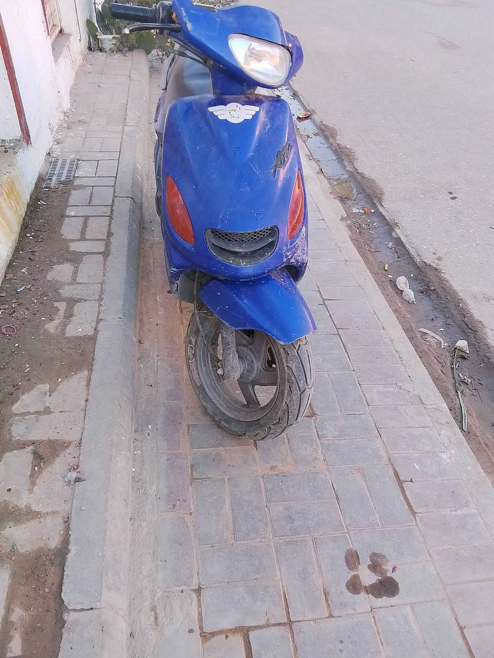 دراجة دولفين للبيع نكرة سلف ونضيفة ب700 الف وبيها مجال  مراسلة واتساب ***********
