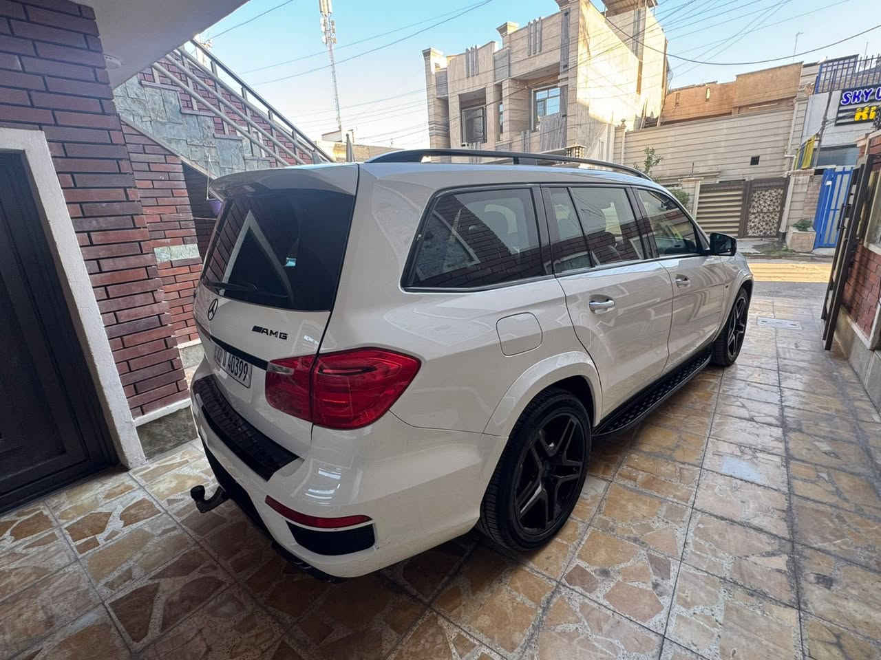 🔥 للبيع – مرسيدس GL 500 موديل 2013 🔥
وكالة خليجية | مواصفات كاملة | 

🔹 الموديل: 2013
🔹 المحرك: 8 سلندر قوي
🔹 المسافة: 152,000 كم فقط
🔹 الوكالة: خليجي
🔹 الحالة: مكفولة من الضرر والصبغ 100%
🔹 اللون: أنيق وجذاب
🔹 الفئة: فول مواصفات – للأخير
🔹 الكت: AMG بلادي

✨ المواصفات البارزة:
✔️ جلد فاخر كامل
✔️ فتح سقف بانوراما
✔️ مقاعد كهرباء مع تبريد وتسخين
✔️ ذاكرة مقاعد
✔️ شاشة كبيرة + نظام ملاحة
✔️ كاميرات 360°
✔️ حساسات أمامية وخلفية
✔️ نظام تعليق هوائي AIRMATIC
✔️ نظام صوت فاخر
✔️ بصمة تشغيل + دخول ذكي
✔️ جميع الأنظمة شغالة بكفاءة عالية

🛡️ الأمان:
✔️ جميع الإيربكات سليمة
✔️ فحص + هزة + سنوية كلها جديدة
✔️ تحمل لوحات أربيل

‎💰 السعر: 245 ورقة

📍 العنوان: الدورة – شارع أبو طيارة
📞 للاستفسار:***********
