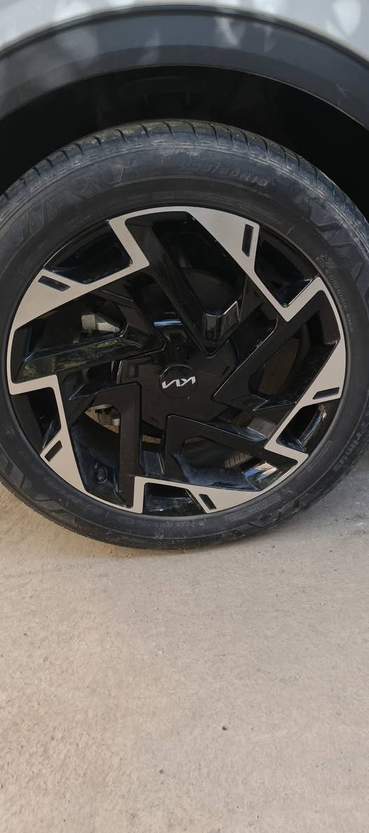 سلام عليكم
سبورتج للبيع موديل 2024 فول مواصفات عدى البنرامه 

بصمه 

تشغيل عن بعد 

كراسي 2 كهرباء 

تدفئه كشنات 

تدفئه ستيرن 

و باقي المواصفات معروفه 
رقم بغداد تحويل ثاني يوم المكان ديالى السعر المطلوب 233 ورقه  بيها مجال  رقم ***********
