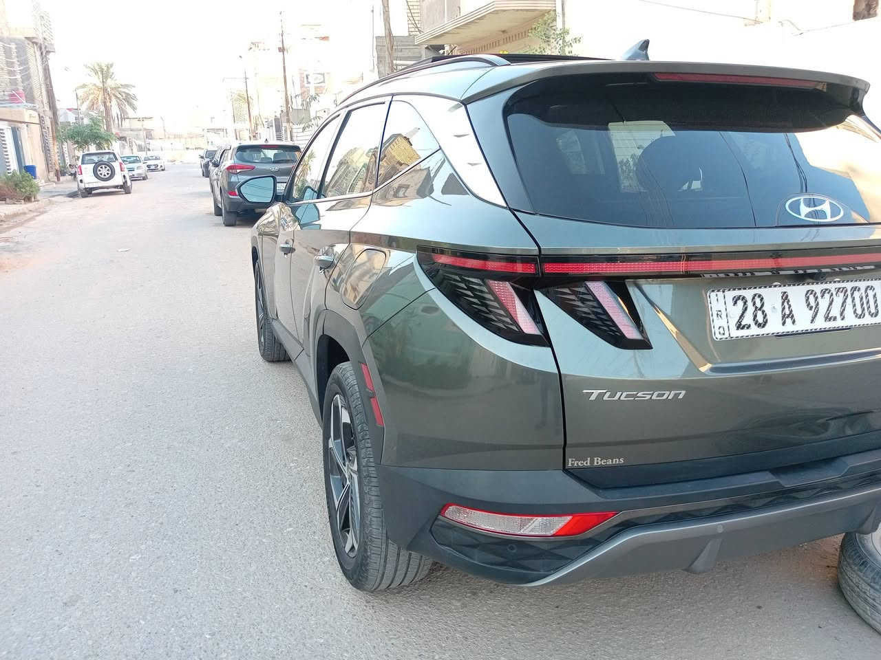 السلام عليكم هونداي توكسان  موديل 2023
بانزين لمتد vip فول الفول أمريكي
لون السيارة رمادي 
دخول جديد مرقمة نجف
المواصفات LIMITED VIP
1- بصمة تشغيل 
2- بصمة أبواب لمس دخول ذكي 
3- بنوراما على طول السيارة 
4- صندوق كهرباء شفط 
5- كامرات 360 درجة 
( جانبية - أمامية - خلفية ) 
6- كامرات مع الأشارة 
7- السيارة تتقدم وترجع بالبصمة 
8- تبريد تدفئة كشنات أمامية 
9-داخل و كشنات جلد لون أسود ملكي 
10- كشنات كهرباء 
11- أضواء محيطية  
12- كشنات خلفية هيتر 
13- مرايات تعتيم ذاتي 
14- أبل كار بلي 
15- أندرويد أوتو 
16- شاشة دجيتل 3 أشكال للقيادة 
17- أشاير ترحيب 
18- أضواء أمامية LED زنون 
19- أضواء خلفية LED
20- دفع رباعي
21- فول أوامر صوتية 
22- جامات أوتو 
23- قطعتين تبريد 
24- أشارات بالمري
25- گير دگم 
26- شفتات ستيرن 
27- تحكمات ستيرن 
28- تدفئة ستيرن
29- محرك 2500المرغوب 
30- هاند بريك بصمة 
31- شحن واير ليس 
32- منافذ شحن 
33- أوتو هولد 
34- تشغيل عن بعد 
35- السيارة أوتو بارك 
36- حساسات  أمامية 
37- حساسات خلفية 
38- گير AT المرغوب 
39- رادار أمامي رادار خلفي رادار جانبي 
40- نقطة عمياء 
وبعد بيها هوآآي مواصفات 
ممشى السيارة ( 41 الف كيلو حقيقي) 

السيارة جدا جدا جديدة وغرفتها بعد احلى وبدون شخط وبلعافية على الياخذها بيها جاملغ جهة السكن وبنيد نفسه فقط وكلير الجاملغ الخلفي جهة اليسرة والباب خلف السكن بدون فتح مجرد كلير اثر شخط

مكان السيارة النجف 

السعر198$$وبيها مجال 

رقم الهاتف ***********
