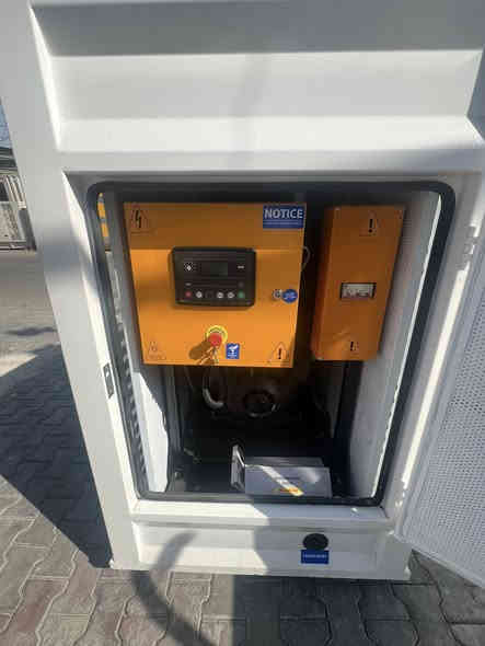 السلام عليكم.                                                 توفرت مولدات بيركنز انكليزي اصلي كافة الاحجام من 20 كيفي الى 2000 كيفي 
رأس توليد لوري سومير فرنسي 
كاتم مستورد بنسبة عزل 85٪ 
كاتم محلي بنسبه عزل 95٪
شاشة حماية ديبسي انكليزية 
ضمان حقيقي سنة او الف ساعة عمل ايهما اقرب 
نظام اوتو 
وبشهادة منشئ مصدقة من السفارة العراقية في بلد المنشئ 

توصيل داخل بغداد مجاني 
ويوجد توصيل لكافة المحافظات 

العنوان الكراده شارع 62
للاستفسار عن الاسعار 
مراسلة الصفحة 
او الاتصال على الرقم التالي ***********
