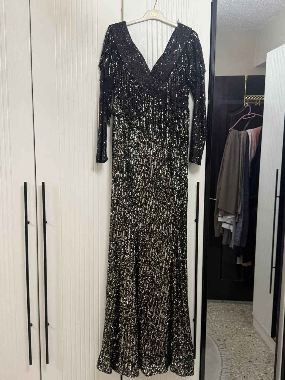 فستان راقي راقي بشكل باللبس لون اسود قياسة ٤٢ يلبس وزن من ٦٠ لل٨٠ وصورته بالظلام حتى تبين لمعته سعره ٧٥ الف ماخذته ب٢٥٠ الف


**إذا كنت صاحب هذا الإعلان وتريد حذفه لأي سبب، رجاءا أرسل رسالة إلى الدعم الفني**