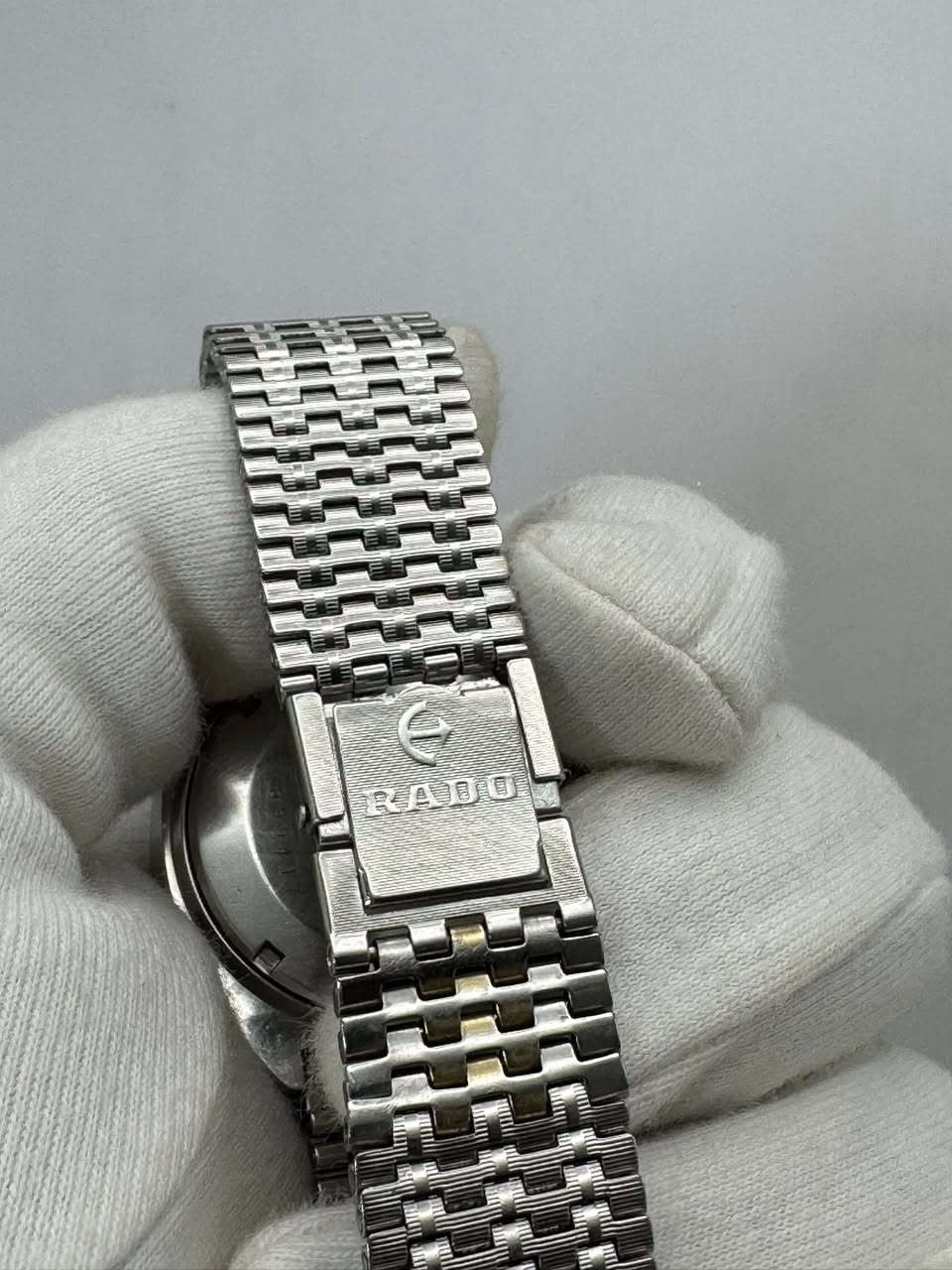RADO Diastar 1970
رادو دايستار مستخدمة (بدون مرفقات) بنسبة نظافة ممتازة (ملاحظات بسيطة داخل المينا)
السير بلادي كامل
- القطر 36*40
- الماكنة أوتوماتيك
- نافذة لعرض التاريخ
- انگر دوار شغال
للإستفسار مراسلة الصفحة ، يوجد توصيل الى جميع محافظات العراق
(نتعامل بالساعات الأصلية فقط)


**إذا كنت صاحب هذا الإعلان وتريد حذفه لأي سبب، رجاءا أرسل رسالة إلى الدعم الفني**