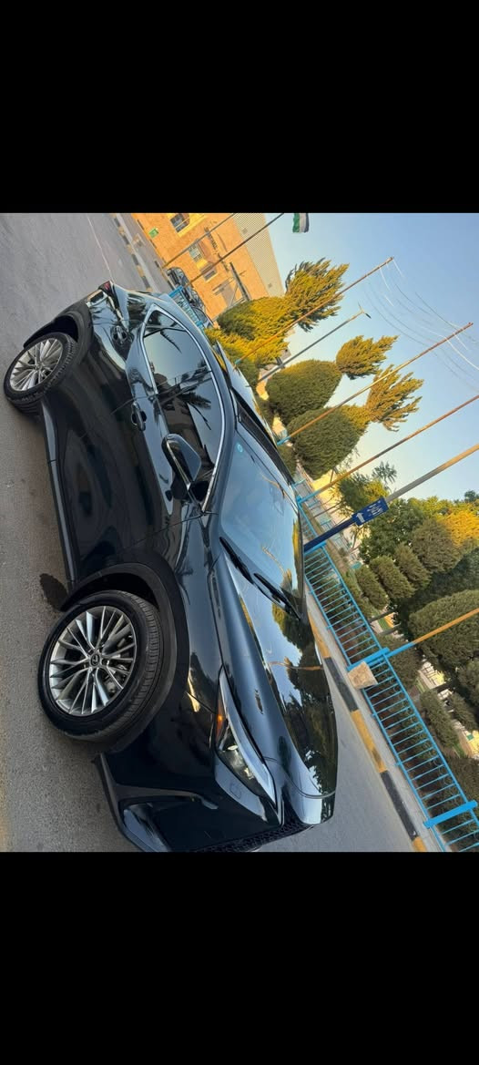 السلام عليكم
لكزس موديل 23/NX 350 هايبرد ماشية 30 الف كيلوا بيها صبغ بالتكمة حادث بالنقل وحادث امريكا صبغ باب خلفي وبارد جاملغ الخلفي بجم كبس مكفول  السعر 25 بغداد حي الحسين الاتصال *********** ملاحظه السونار داخل الصور
