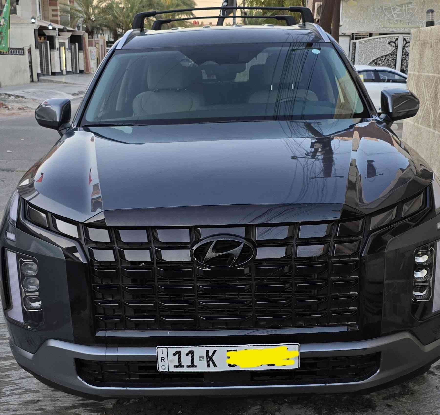 هونداي بالسايد
Palisade
◻️ ســـــــنة الــــصـنع : 2025 فئة sel
◻️ الــمسافة المـقطوعه : زيروو 1300ميل فقط
◻️ ناقل الــــــحركــة :  اتوماتيك
◻️ ســــعة الـــــمــــحرك : V6 3.8L
◻️ لــــــــون الــــســـيارة : فيلي
◻️ لون الــــفـــــرش : ابيض

⚪️ مميزات السيارة :
▫️7 مقاعد 
▫️مقاعد كهرباء
▫️ميزة Auto Hold
▫️تثبيت سرعة 
▫️ كاميرا خلفية
▫️ وضعيات قيادة محرك
▫️وضعيات قيادة للطرق الوعرة
▫️تدفئة مقاعد
▫️شاشة وسطية تدعم Android Auto , Apple CarPlay
▫️تكييف خلفي منفصل
▫️اضاءة LED عصرية
▫️مقابض تبديل سرعة
▫️تثبيت سرعة على المنحدرات
▫️مأخذ شحن للجوال
الحادث فقط البنيد (بدون دواخل لا لغد ولا شاصي)صور الحادث مرفقه ضمن المنشور
📞 للتواصل *********** محمد مندلاوي 
(ملاحظه) سياره رقم بغداد (بأسمي شخصي)                              العنوان_ بغداد /حي جميله
