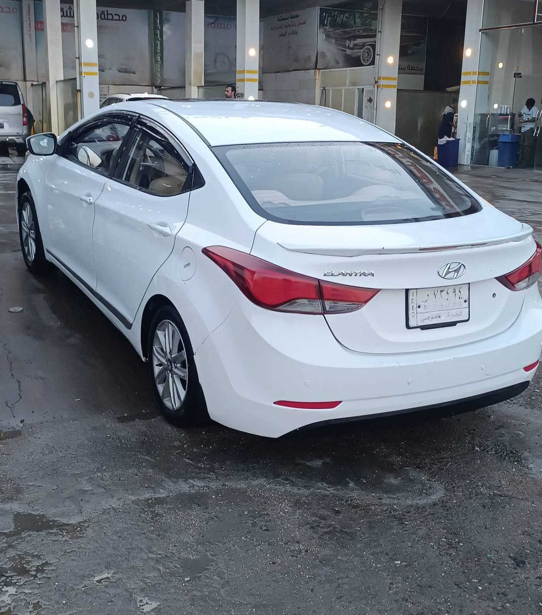 السلام عليكم 
الانترا للبيع مديل ١٤ شكل ال١٦ 
السياره بأسمي مكان السياره البصرة 
الهارثة
بيها جاملغ مبدل وداير صبغ 
وداير بي بارد
السعر ١١٠ وبيها مجال قليل
***********
