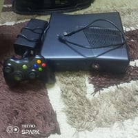 سوني ايكس بوكس مال بيت حيل نظيف  شرط مع يده اصليه وعندي يده ثانيه بس ت...