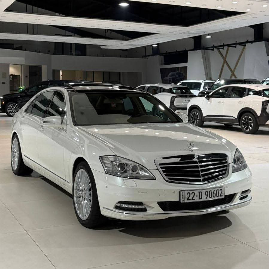 🚨👑 قمة الفخامة والأناقة 👑🚨
Mercedes-Benz S-Class
💎 مرسيدس S-Class – ملك الطرق 💎
الموديل: —
المحرك: V6 / V8 (حسب النسخة)
الكير: اوتوماتيك
اللون: أبيض لؤلؤي 🤍
الحالة: نظيف جداً
━━━━━━━━━━━━━━━
💎 المواصفات:
داخلية جلد فاخرة
سقف بانوراما 🌤️
شاشات أمامية وخلفية
نظام صوتي عالي الجودة 🔊
تبريد وتدفئة مقاعد
ذاكرة مقاعد
ستائر خلفية كهربائية
رادارات + حساسات
كاميرا خلفية
إضاءة LED
━━━━━━━━━━━━━━━
✨ راحة خرافية + عزل عالي
✨ سيارة VIP بكل معنى الكلمة
━━━━━━━━━━━━━━━
💰 السعر: على السوم
📩 للاستفسار خاص / واتساب
📍 جاهزة للفحص


**إذا كنت صاحب هذا الإعلان وتريد حذفه لأي سبب، رجاءا أرسل رسالة إلى الدعم الفني**
