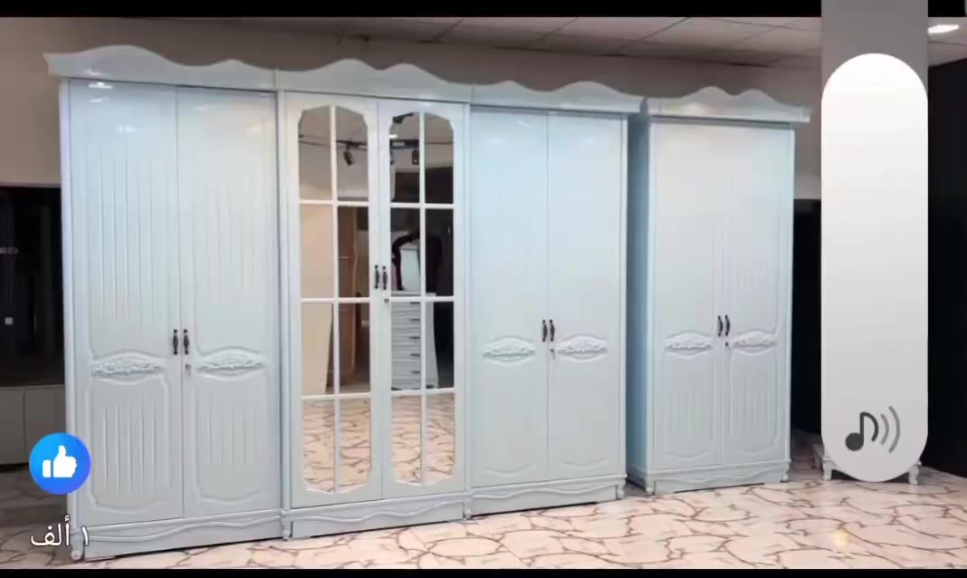 للبيع السعر مليون و ٧٠٠  وبيها مجال.  
***********
