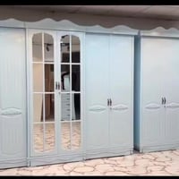 للبيع السعر مليون و ٧٠٠  وبيها مجال.   07808019384