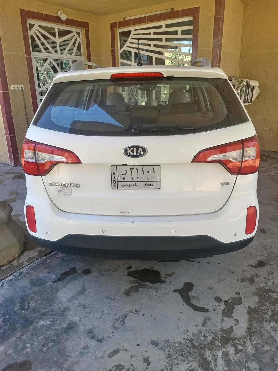 السلام عليكم
سورنتو للبيع 2014 مواصفات V6 فول كفالة عامه ماشيه 152 الف
  ابو محمد ***********
